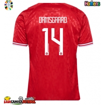 Camisa de Futebol Dinamarca Mikkel Damsgaard #14 Equipamento Principal Europeu 2024 Manga Curta